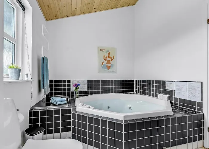 Barsbaeklund Holiday home *